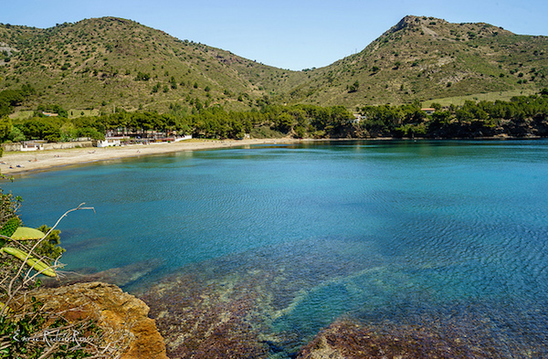 Beautiful beaches abound to the north of Barcelona! Find the top beaches in Costa Brava here!