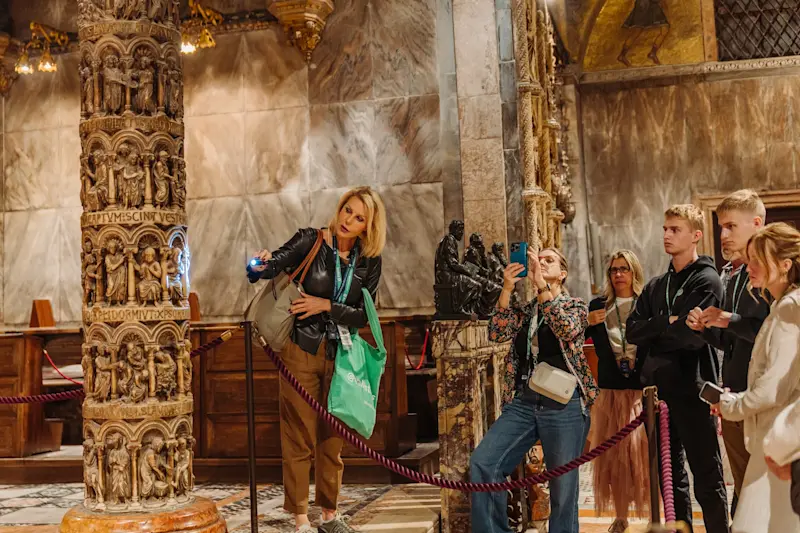 Walks Venezia Alone in St Mark-s and Doge palace Giulia Verdinelli 043
