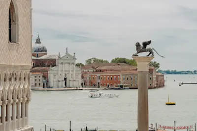 Walks Venezia Legendary Venice B-Roll Giulia Verdinelli 008