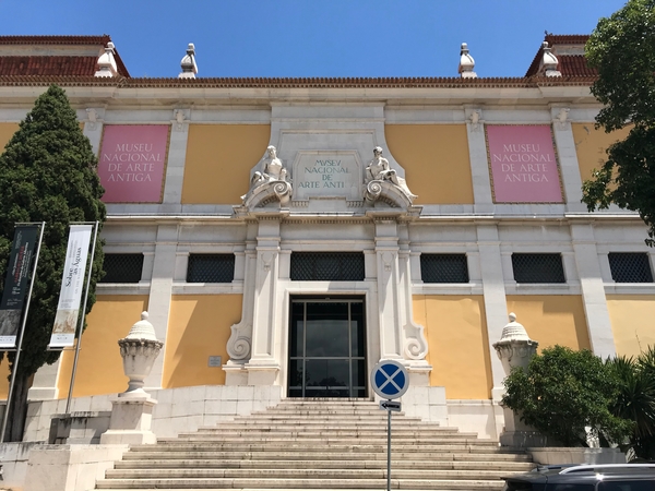 Not only is Lisbon's Museu Nacional de Arte Antiga a fascinating place to spend a few hours, but it's also home to a gorgeous hidden garden out back.