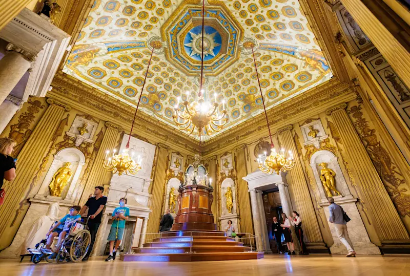 Walks London Kensington Palace WEB 0001